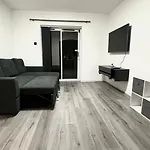 2-Bed House By Knighthead Park W- Free Parking & Free Matchday Drop-Off