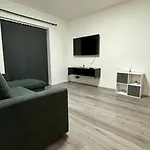 2-Bed House By Knighthead Park W- Free Parking & Free Matchday Drop-Off