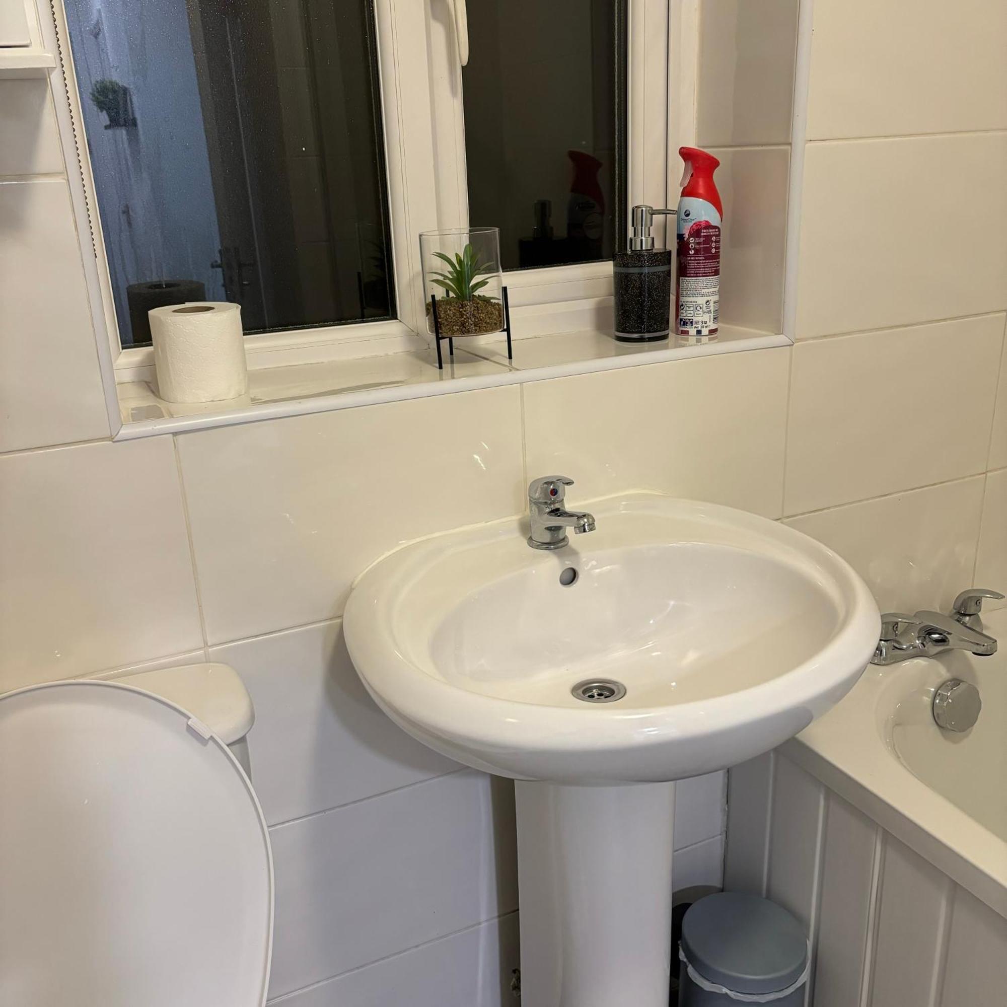 Holiday home 2-bed House By Knighthead Park W- Free Parking & Free Matchday Drop-off *