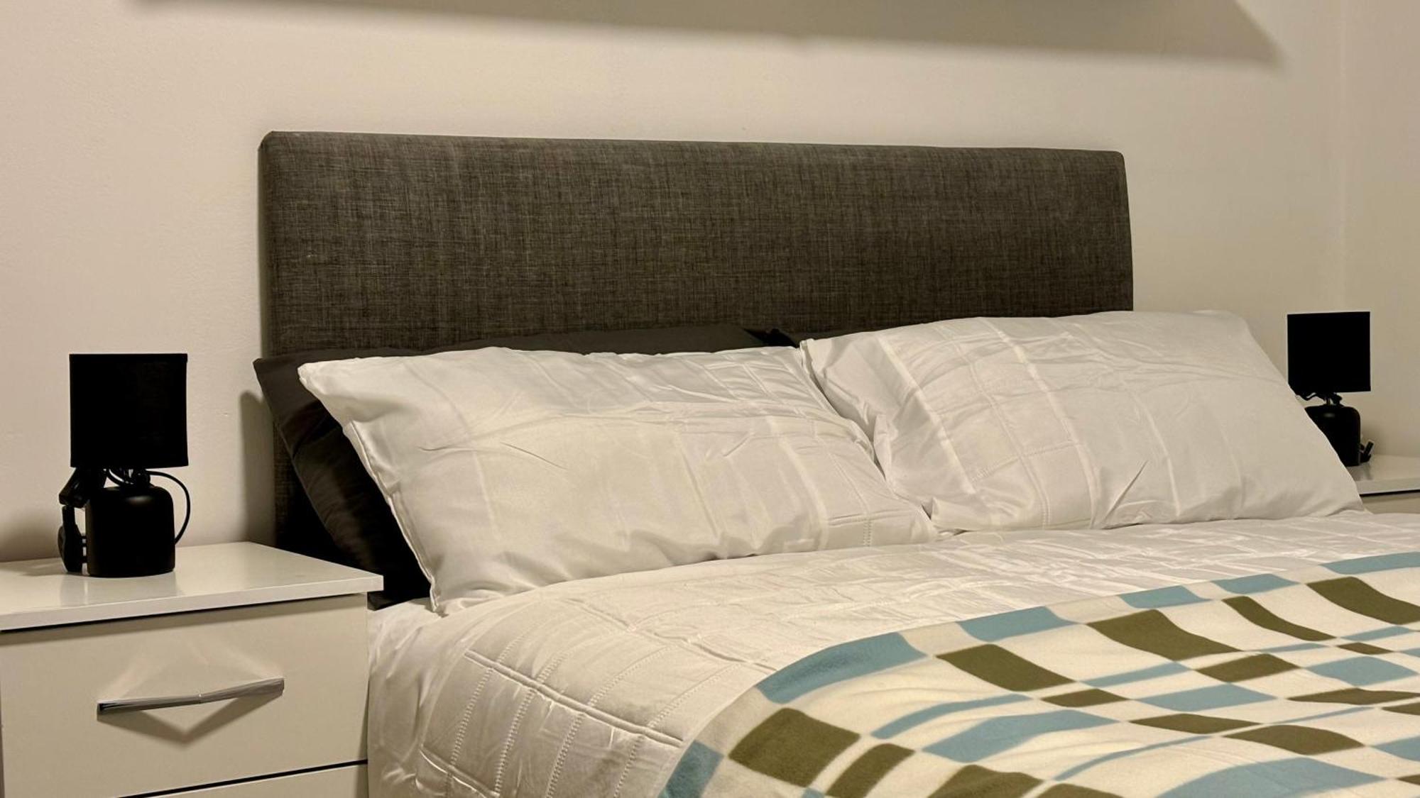 Holiday home 2-bed House By Knighthead Park W- Free Parking & Free Matchday Drop-off *