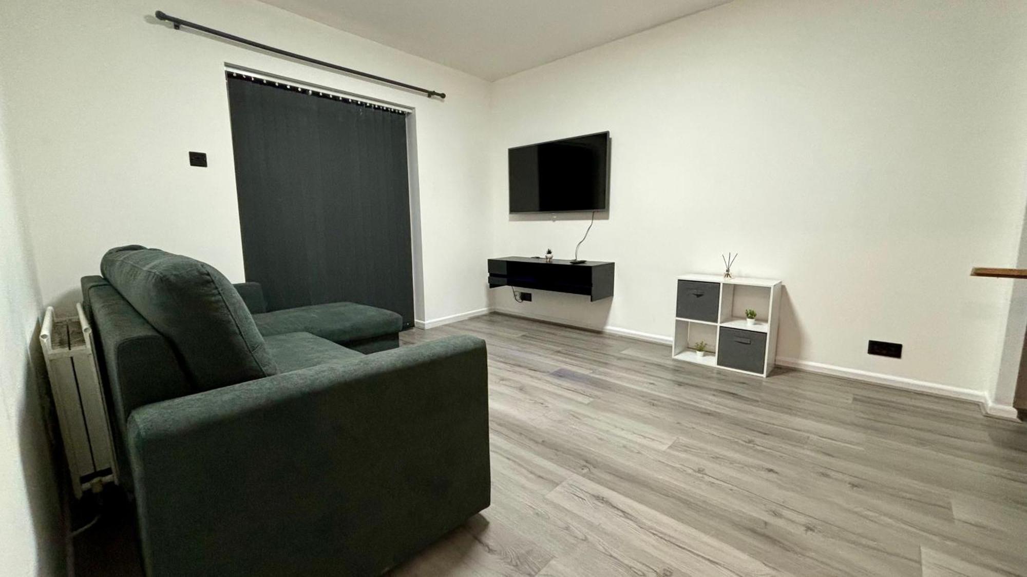 2-bed House By Knighthead Park W- Free Parking & Free Matchday Drop-off Holiday home Birmingham